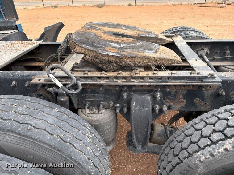 image for item ED5158 2016 Freightliner Cascadia 125 semi truck