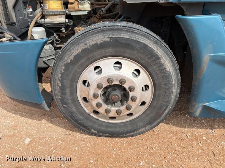 image for item ED5158 2016 Freightliner Cascadia 125 semi truck