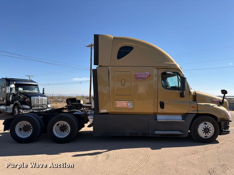 image for item ED5162 2016 Freightliner Cascadia 125 semi truck