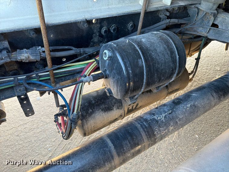 image for item ED5162 2016 Freightliner Cascadia 125 semi truck