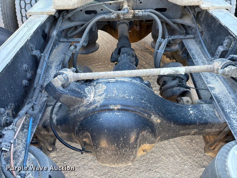 image for item ED5162 2016 Freightliner Cascadia 125 semi truck