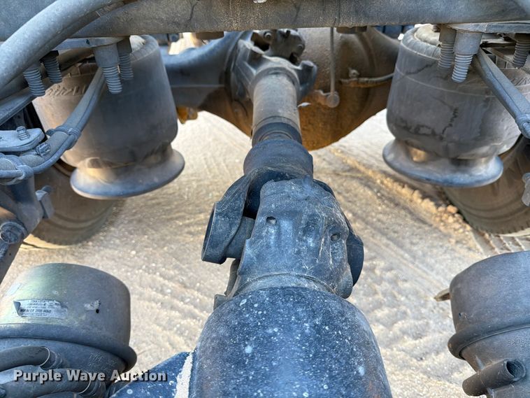 image for item ED5162 2016 Freightliner Cascadia 125 semi truck