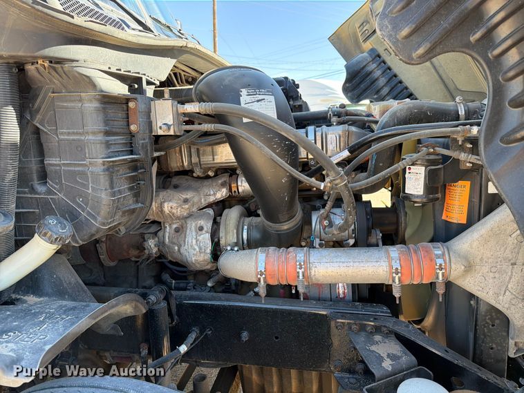 image for item ED5162 2016 Freightliner Cascadia 125 semi truck