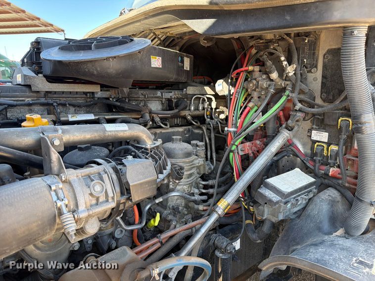 image for item ED5162 2016 Freightliner Cascadia 125 semi truck