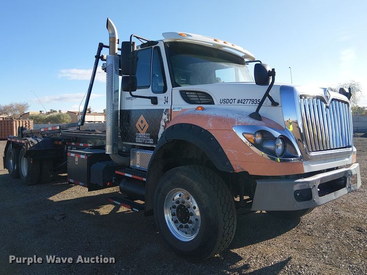 image for item EE5180 2013 International 7600 roll-off container truck