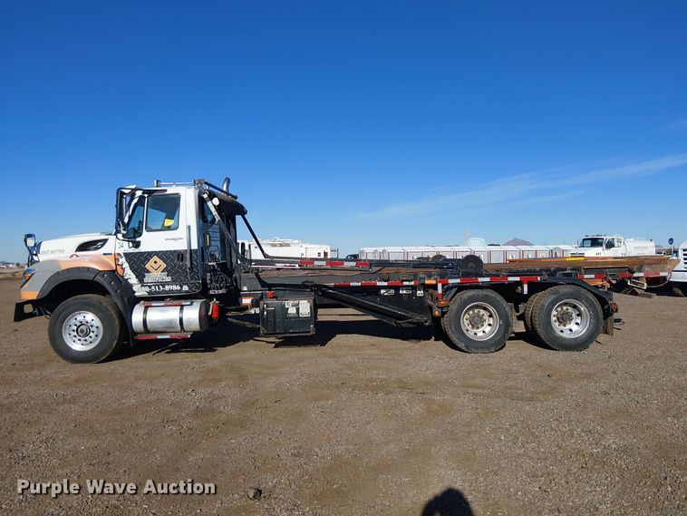 image for item EE5180 2013 International 7600 roll-off container truck