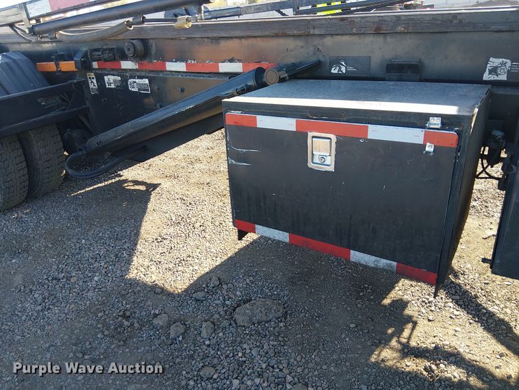 image for item EE5180 2013 International 7600 roll-off container truck