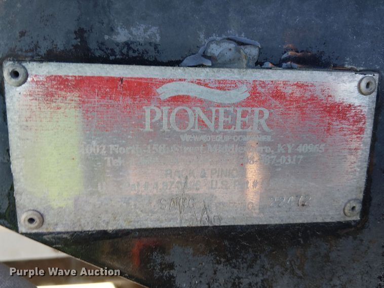 image for item EE5180 2013 International 7600 roll-off container truck