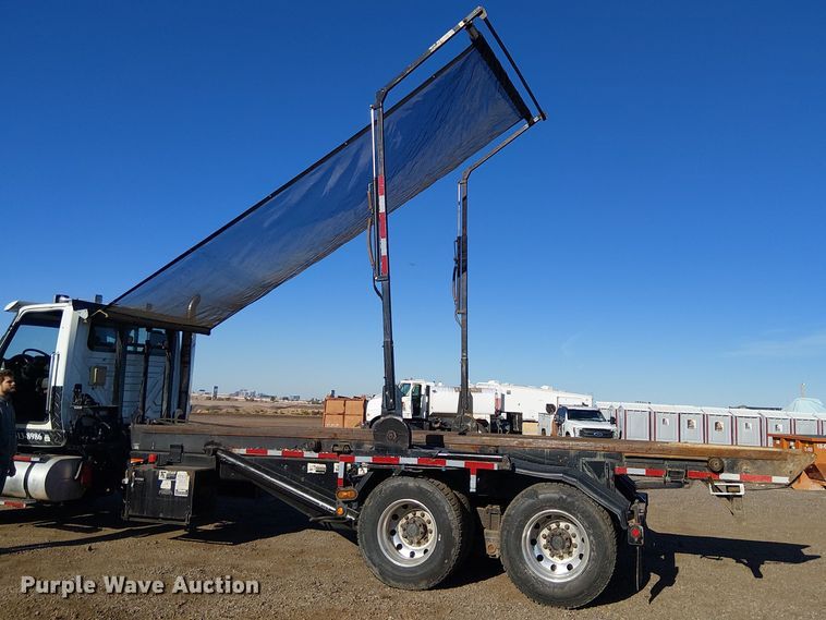 image for item EE5180 2013 International 7600 roll-off container truck