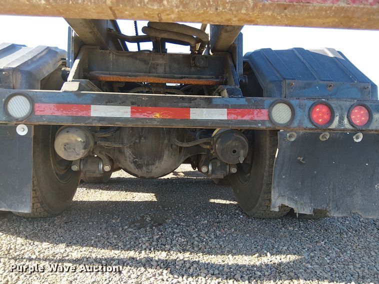 image for item EE5180 2013 International 7600 roll-off container truck