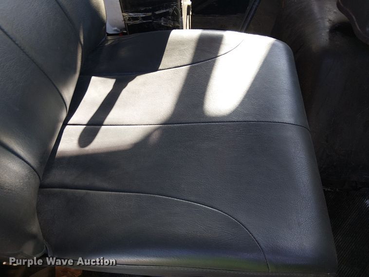 image for item EE5180 2013 International 7600 roll-off container truck