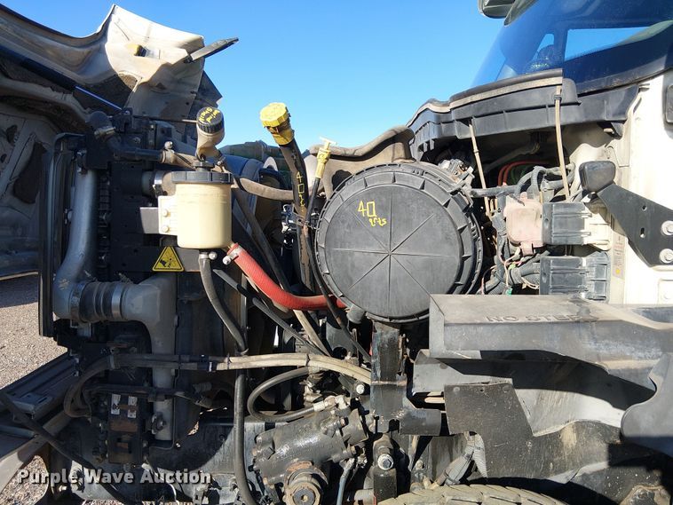 image for item EE5180 2013 International 7600 roll-off container truck