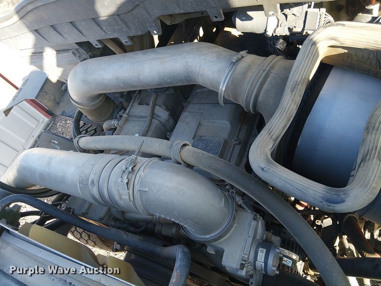 image for item EE5180 2013 International 7600 roll-off container truck