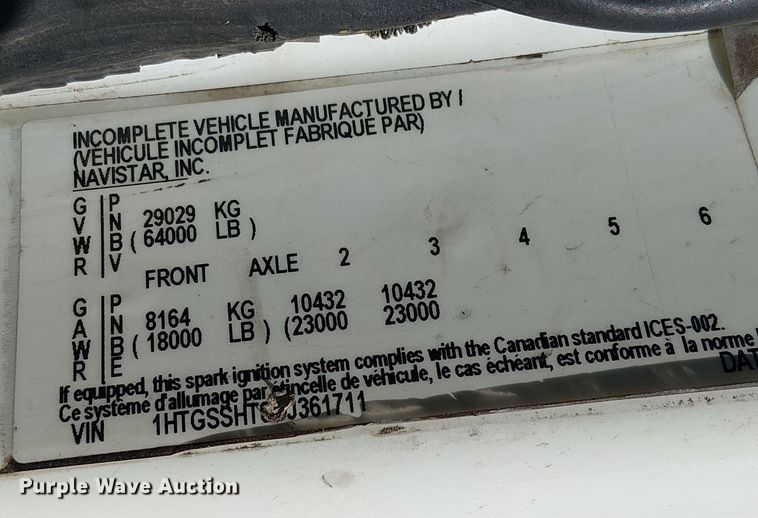 image for item EE5180 2013 International 7600 roll-off container truck