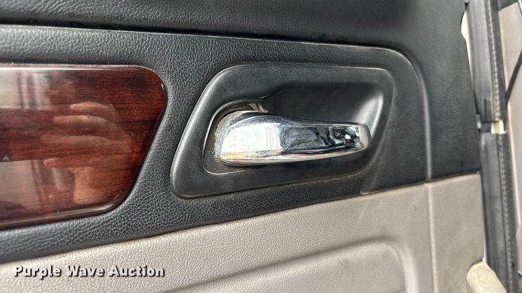 image for item EF1001 2013 Peterbilt 386 semi truck