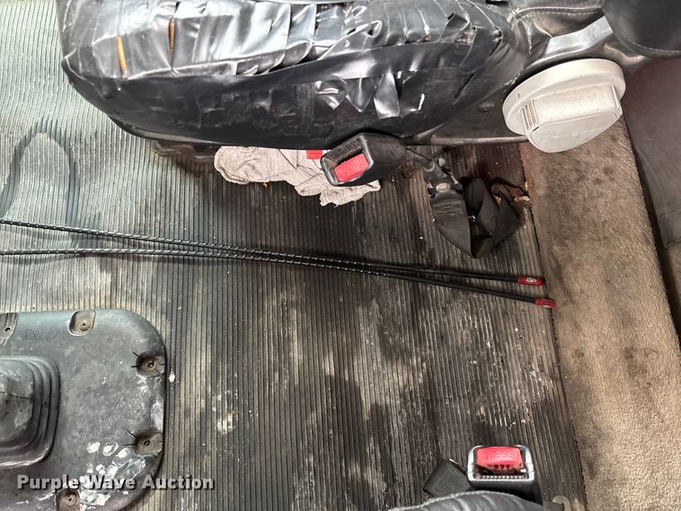 image for item EF1001 2013 Peterbilt 386 semi truck