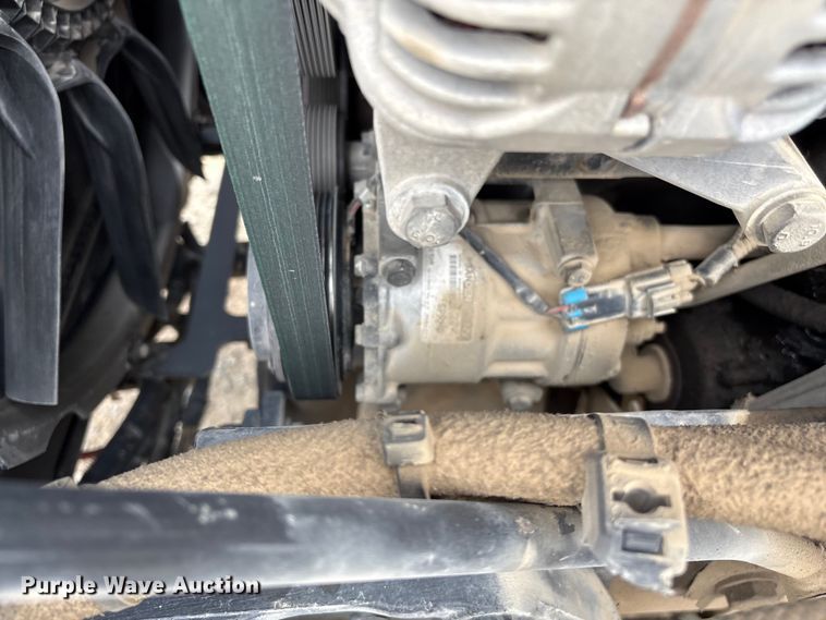 image for item EF1001 2013 Peterbilt 386 semi truck