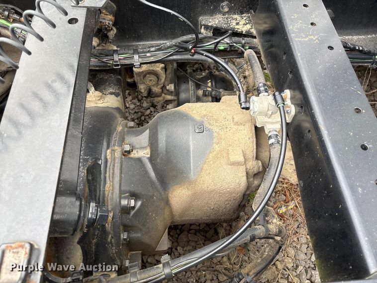 image for item EF1002 2011 Volvo VNL semi truck