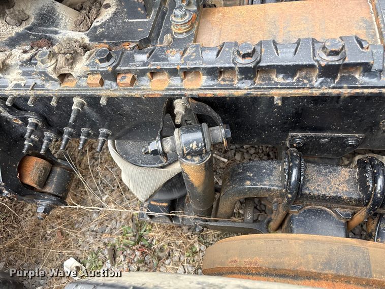 image for item EF1002 2011 Volvo VNL semi truck