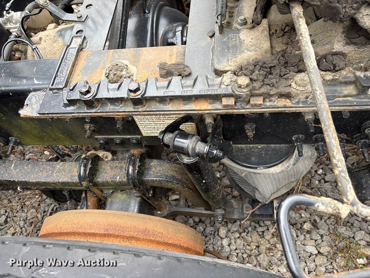 image for item EF1002 2011 Volvo VNL semi truck