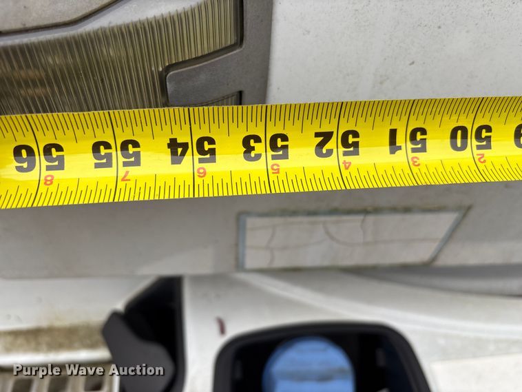 image for item EF1002 2011 Volvo VNL semi truck