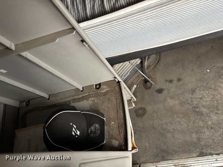 image for item EF1002 2011 Volvo VNL semi truck