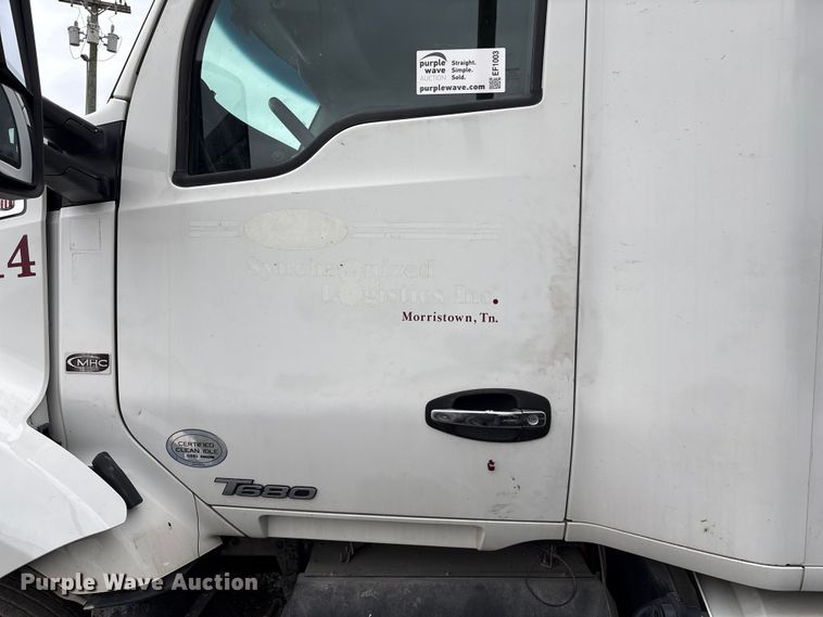 image for item EF1003 2015 Kenworth T680 semi truck
