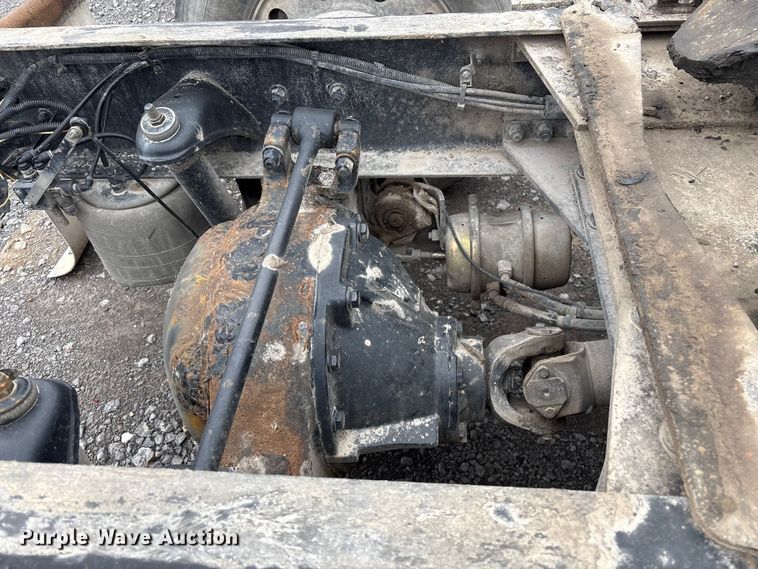 image for item EF1003 2015 Kenworth T680 semi truck