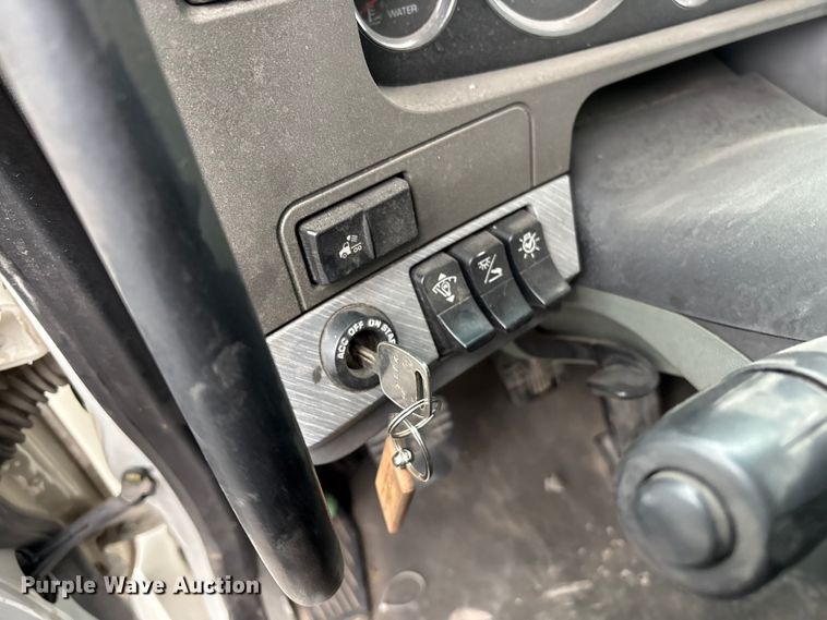 image for item EF1003 2015 Kenworth T680 semi truck