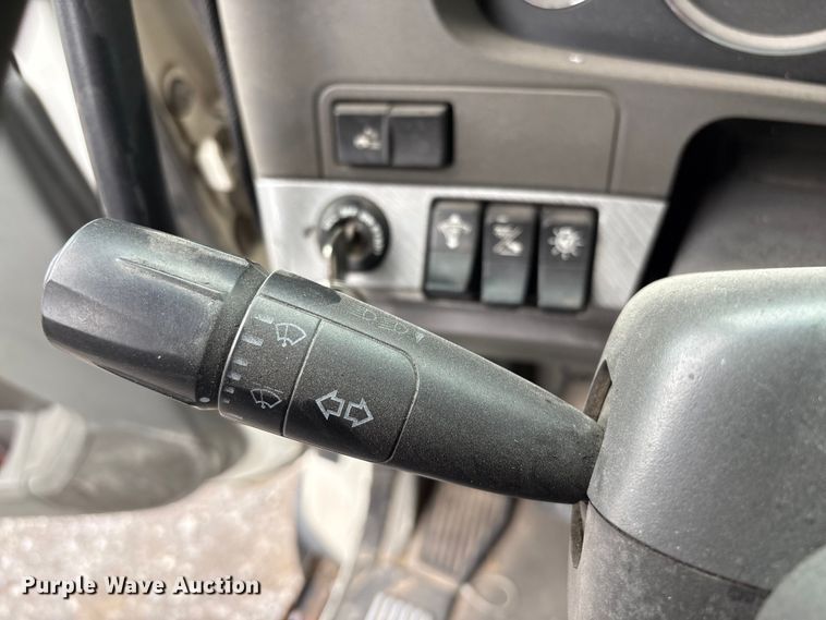 image for item EF1003 2015 Kenworth T680 semi truck