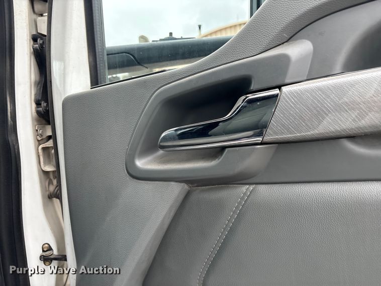 image for item EF1003 2015 Kenworth T680 semi truck