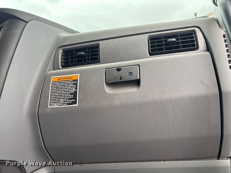 image for item EF1003 2015 Kenworth T680 semi truck