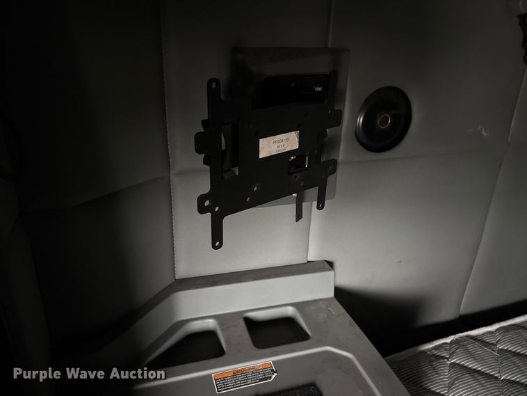 image for item EF1003 2015 Kenworth T680 semi truck