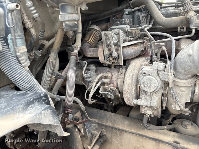 image for item EF1003 2015 Kenworth T680 semi truck