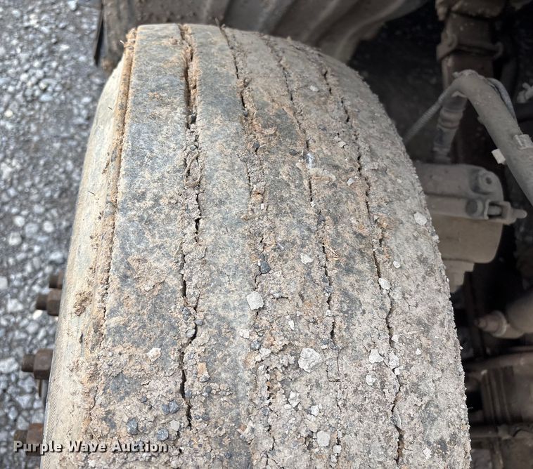 image for item EF1003 2015 Kenworth T680 semi truck