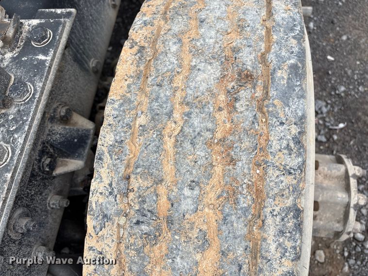 image for item EF1003 2015 Kenworth T680 semi truck