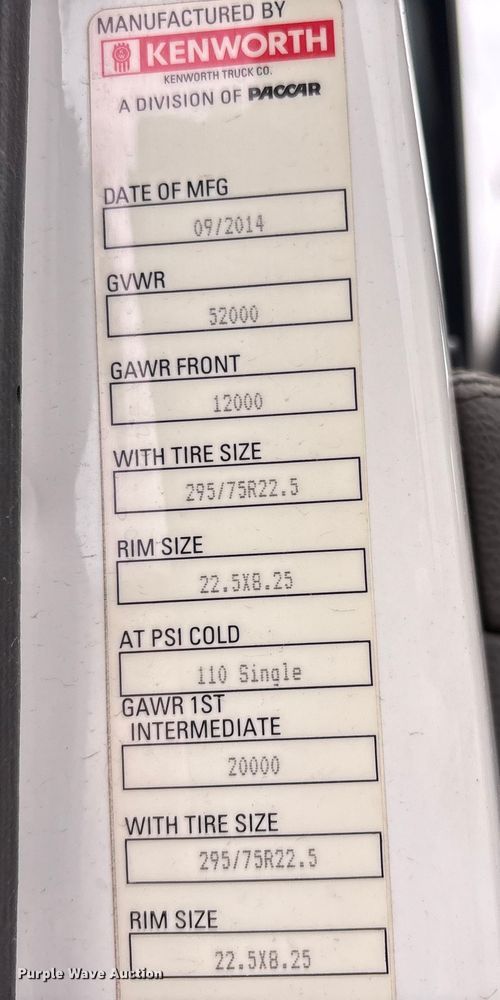 image for item EF1003 2015 Kenworth T680 semi truck