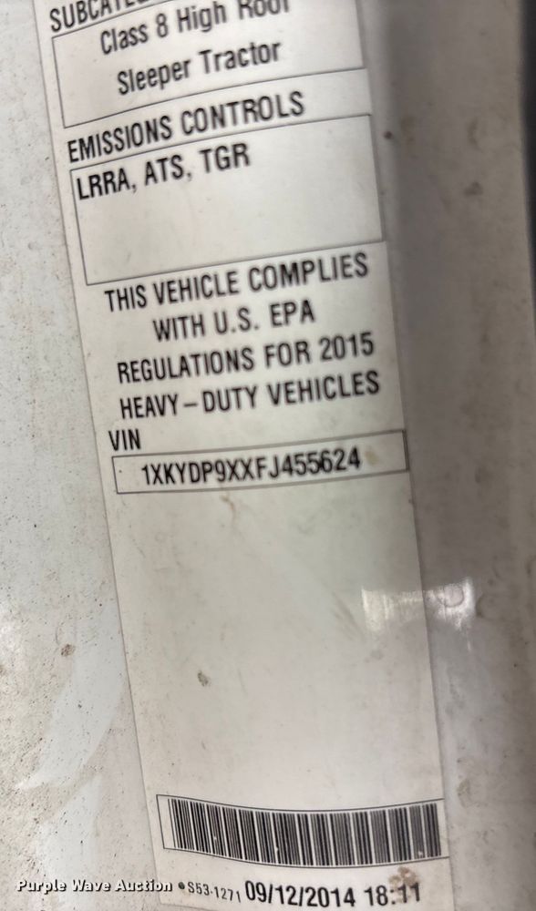 image for item EF1003 2015 Kenworth T680 semi truck