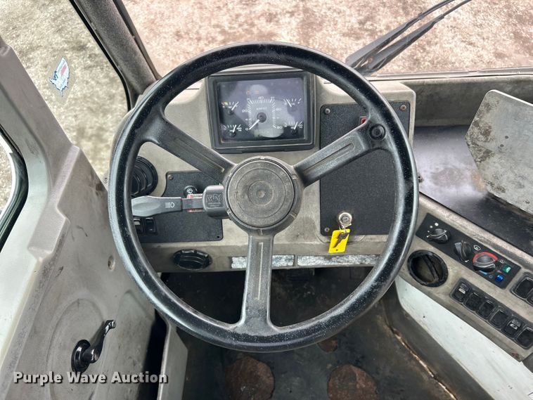 image for item EG1297 2016 Kalmar yard truck