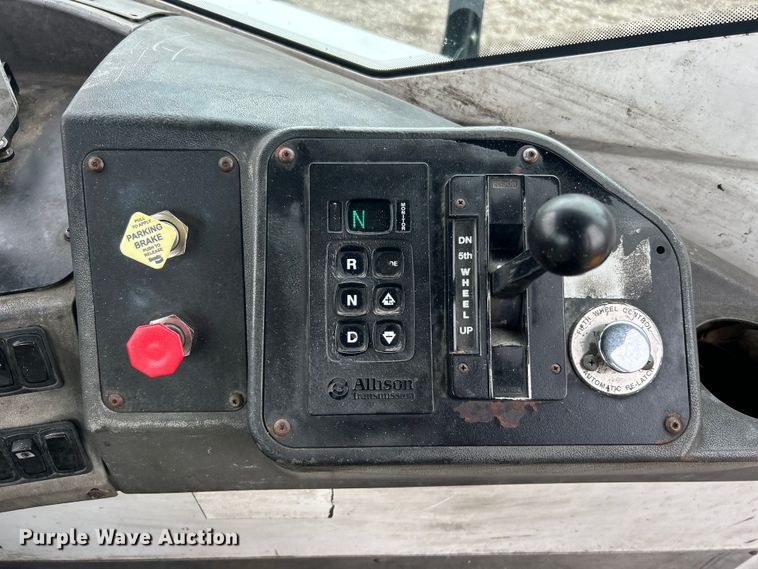 image for item EG1297 2016 Kalmar yard truck