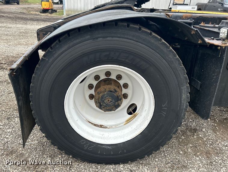 image for item EG1297 2016 Kalmar yard truck