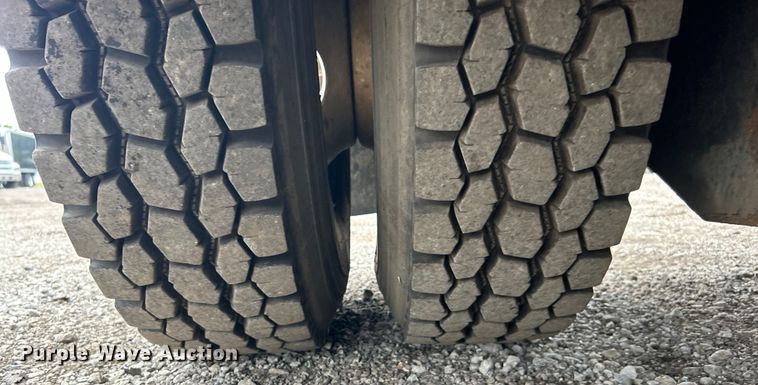 image for item EG1297 2016 Kalmar yard truck