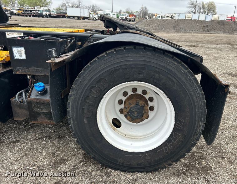 image for item EG1297 2016 Kalmar yard truck