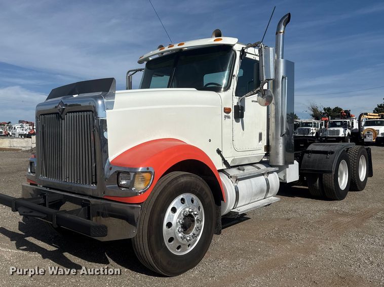 image for item EG1745 2007 International 9900i semi truck