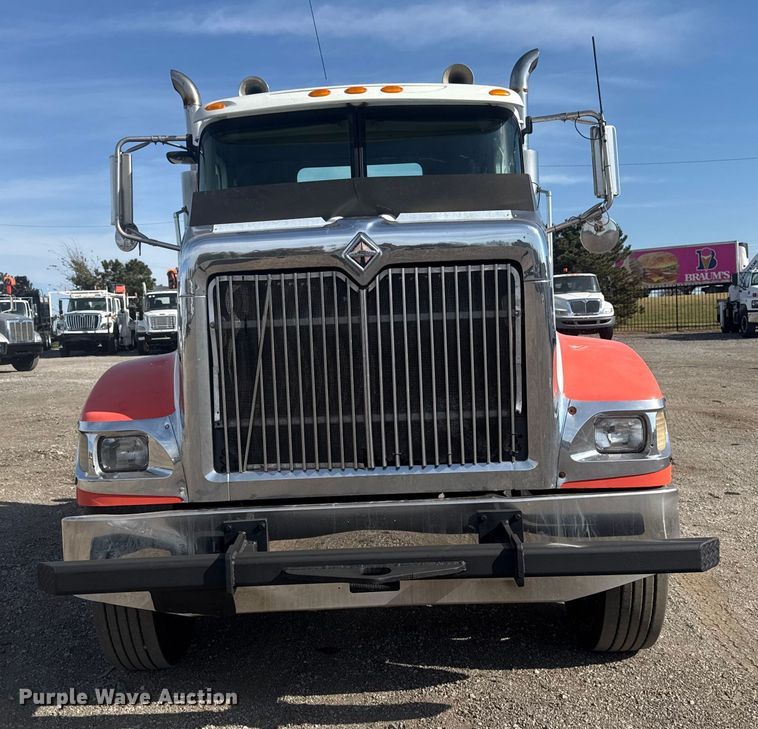 image for item EG1745 2007 International 9900i semi truck