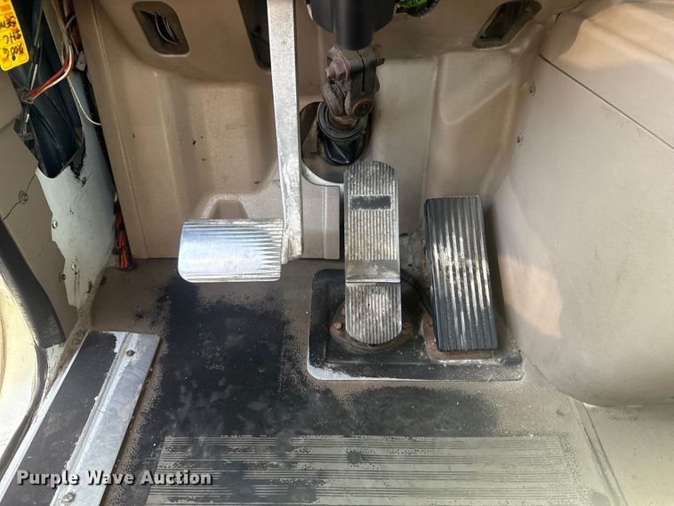 image for item EG1745 2007 International 9900i semi truck