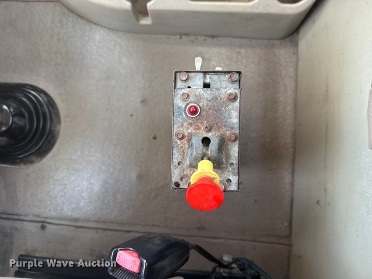 image for item EG1745 2007 International 9900i semi truck