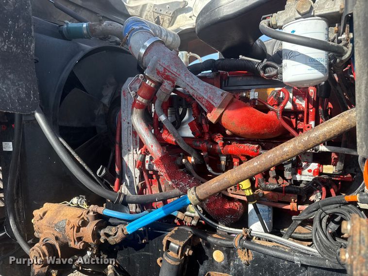 image for item EG1745 2007 International 9900i semi truck