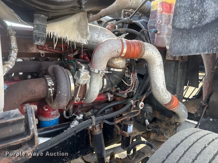 image for item EG1745 2007 International 9900i semi truck