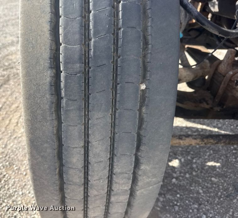 image for item EG1745 2007 International 9900i semi truck